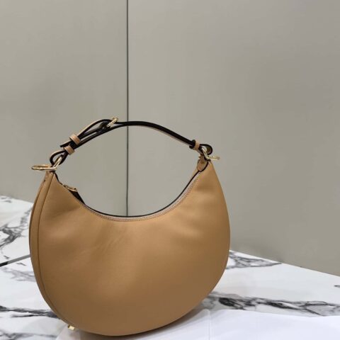FENDI Fendigraphy 款号：80056m杏