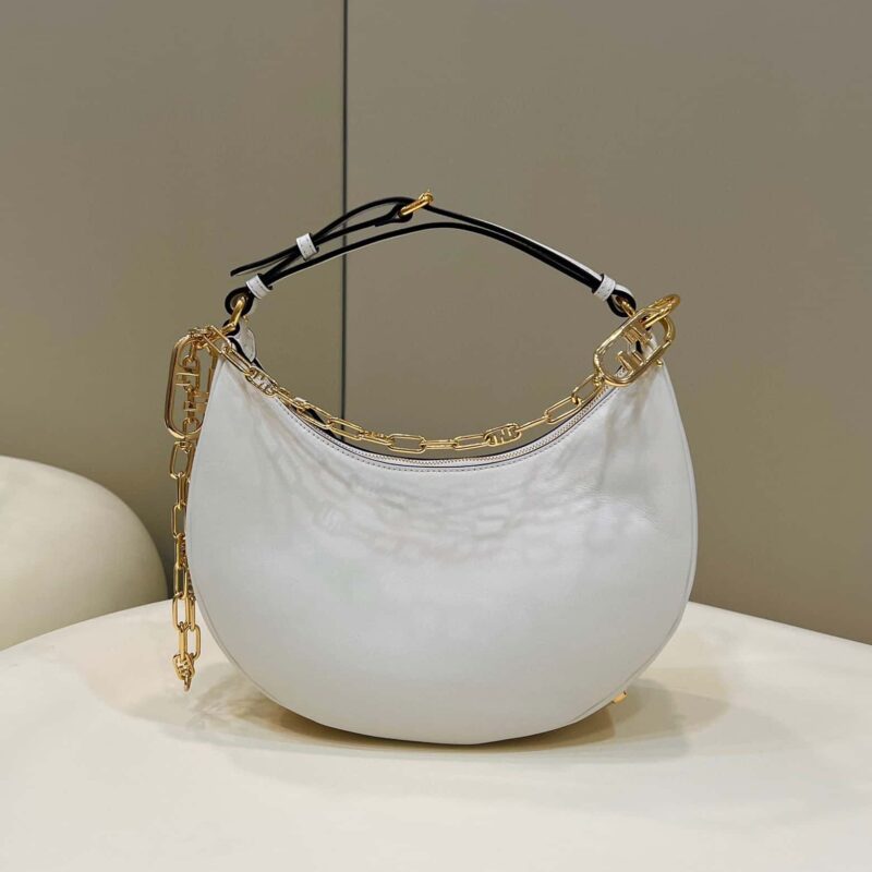 FENDI Fendigraphy腋下包 款号：80056m白色
