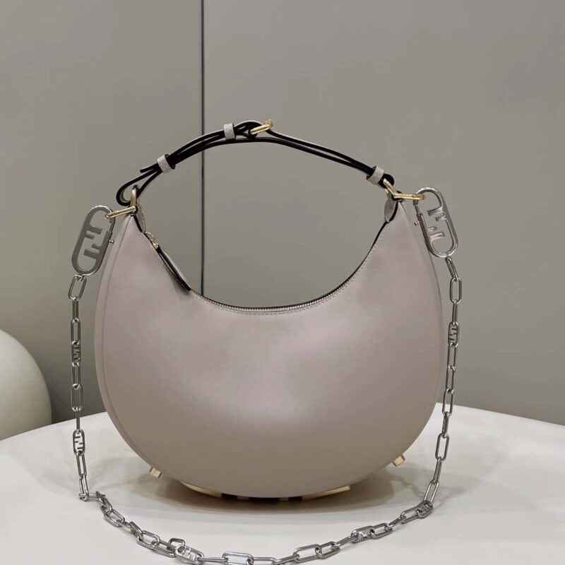 FENDI Fendigraphy腋下包 款号：80056m浅灰