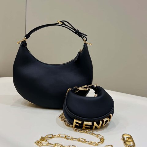 FENDI Fendigraphy腋下包 款号：80056m黑色