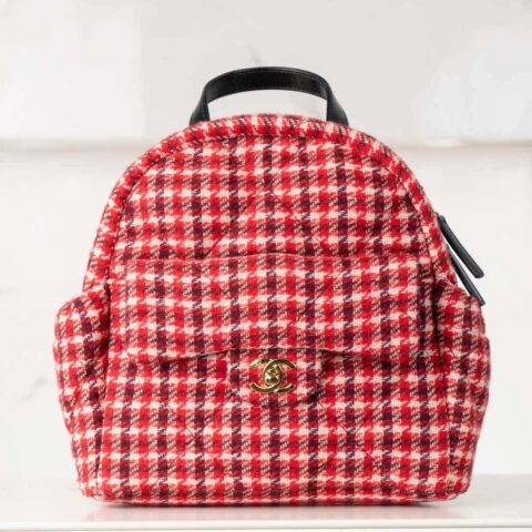 𝗖𝗛𝗔𝗘𝗡𝗟✦ 24N 𝗖𝗼𝗰𝗼𝗡𝗲𝗶𝗴𝗲 '红格纹双肩包🎒AS5053