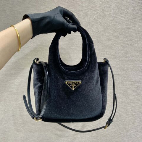 PRADA🎉丝绒水桶包🎉1BA410🎉