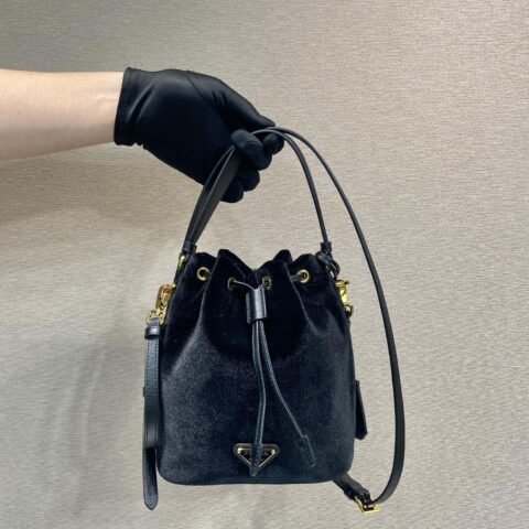 PRADA🎉丝绒水桶包🎉1BE067丝绒🎉🎉