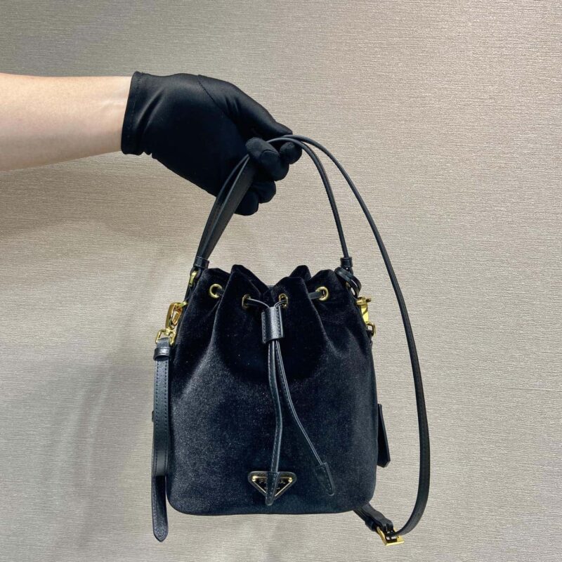 PRADA🎉丝绒水桶包🎉1BE067丝绒🎉🎉