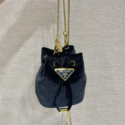 PRADA🎉丝绒小水桶🎉1NR016丝绒🎉🎉
