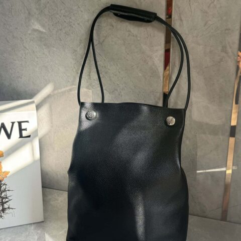 LOEWE 罗家新品Pebble hobo 0905黑色