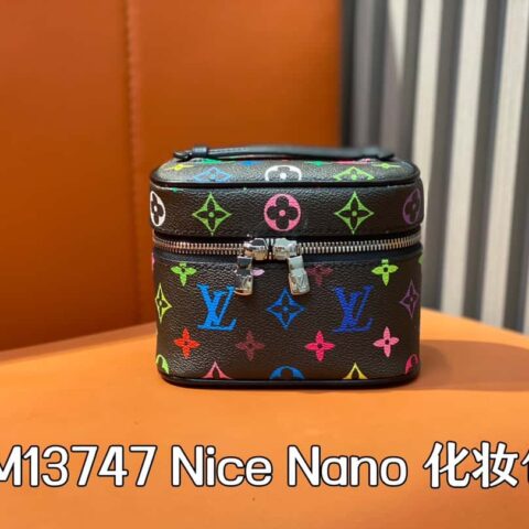 【原单精品】M13747黑彩 迷你号化妆包系列 Nice Nano 化妆包