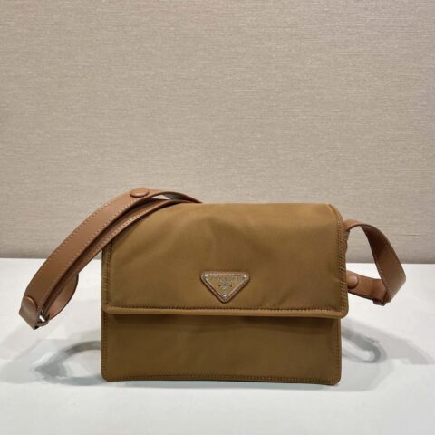 PRADA🎉爆款邮差包迷你号🎉新色 1BD258