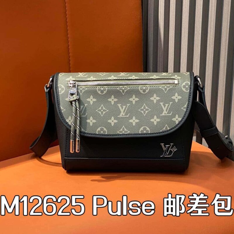 【原单精品】M12625绿花 男包邮差包系列 Pulse 邮差包