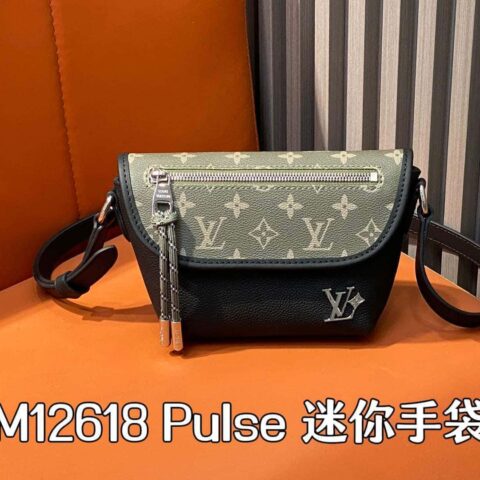 【原单精品】M12618绿花 男包邮差包系列 Pulse 迷你手袋