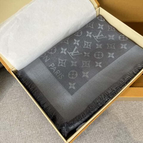 𝐋𝐨𝐮𝐢𝐬 𝐕𝐮𝐢𝐭𝐭𝐨ɴ•『shine monogram围巾披肩』M75120