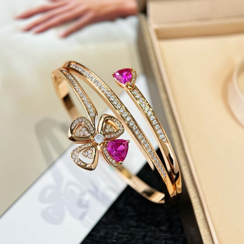 ❗️新品❗️ ☀BVLGARI宝格丽DIVAS’ DREAM 红宝石四叶草手镯手环 ☀️
