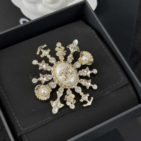 ❗️新品❗️ ☀️新款☑️ 香奈儿双c贝壳船锚⚓胸针 ☀️