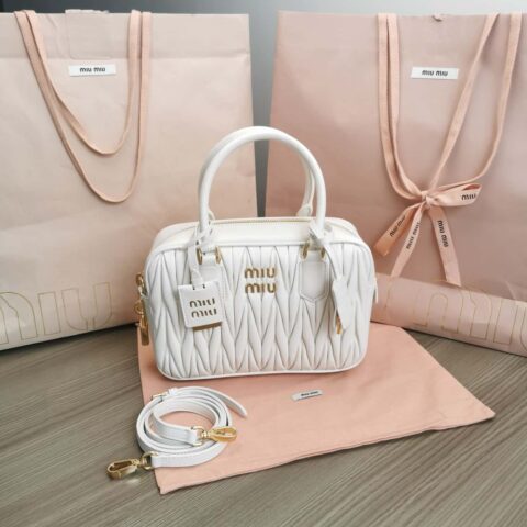 5BB124：MiuMiu新品too pretty保龄球手袋 白色 Arcadie Matelassé软羊革手袋