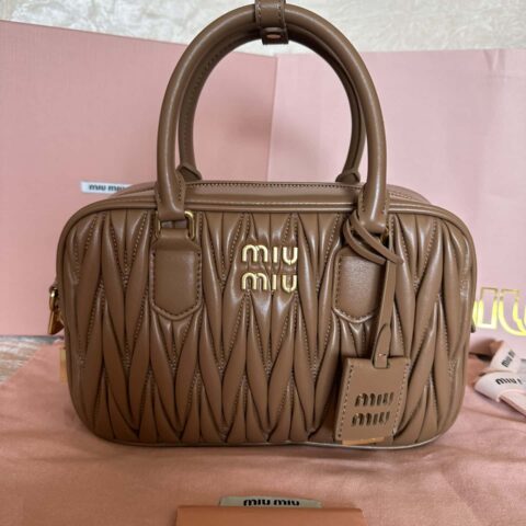 5BB124：MiuMiu新品too pretty保龄球手袋 棕色 Arcadie Matelassé软羊革手袋
