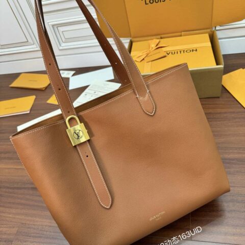 LV M25342 Low Key Cabas MM