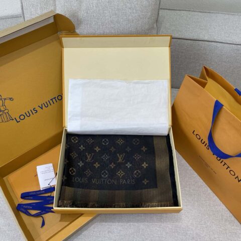 Louis Vuitton 『SO SHINE MONOGRAM 披肩』M71548