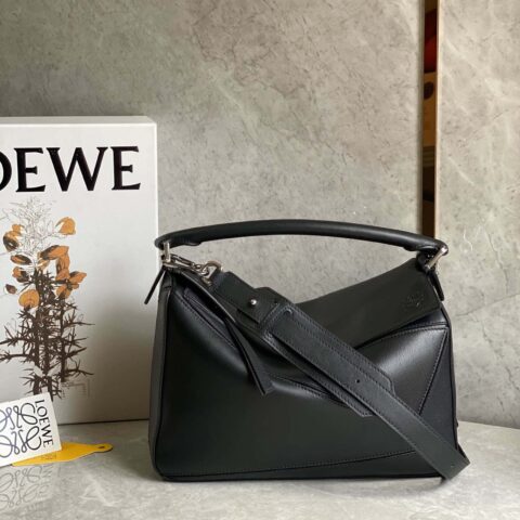 LOEWE罗意威柔软粒面牛皮革 Puzzle 手袋型号:A510P49X12 黑色