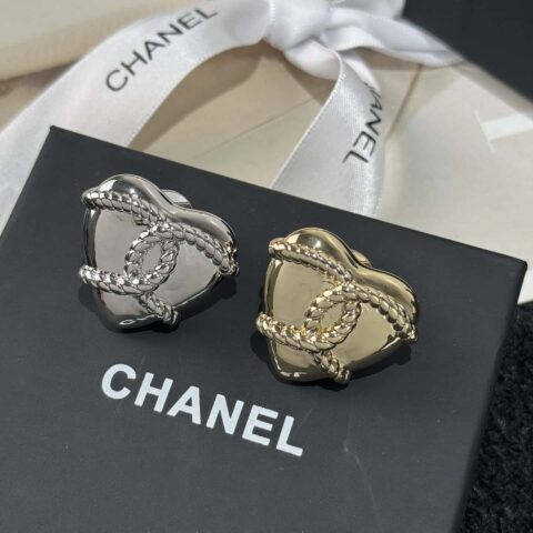 ❗️新品❗️ ☀️新款☑️ 香奈儿双c桃心爱心❤️胸针 ☀️