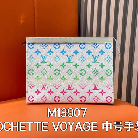 【原单精品】M13907白色渐变 手包手拿包 POCHETTE VOYAGE 中号手袋