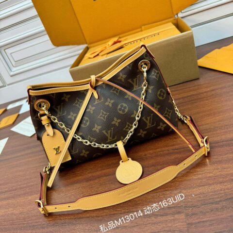 LV M13014 CarryAll BB