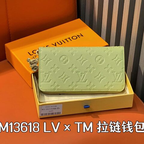 【原单精品】M13618绿色白彩 单拉链钱包 LV × TM 拉链钱包