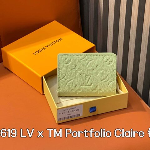 【原单精品】M13619绿色白彩 两折拉链钱包 LV x TM Portfolio Claire 钱包 M14140 “LV × TM 钱包