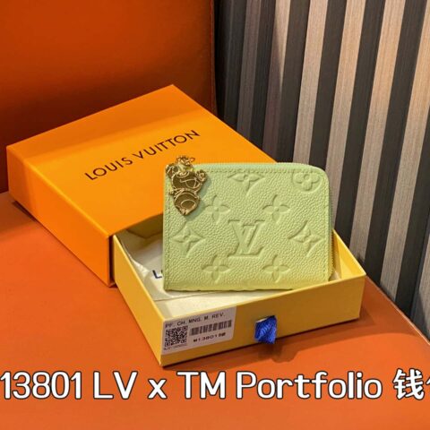 【原单精品】M13801绿色白彩 零钱钱包 LV x TM Portfolio Noah Compact 钱包