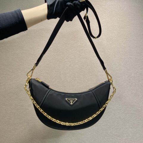 PRADA🎉新品月牙包🎉1BH222多功能🎉🎉黑色