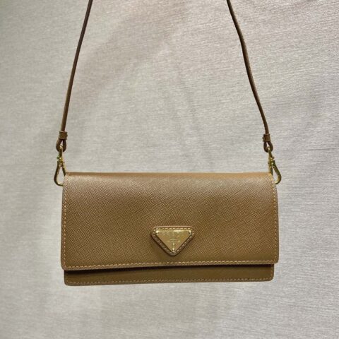 PRADA🎉新款迷你手袋🎉1NF059手机包🎉🎉焦糖色