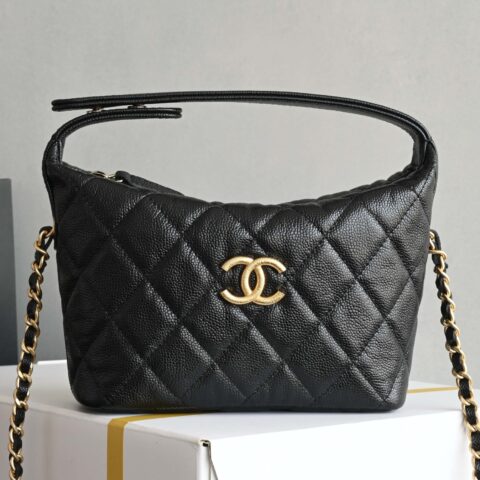 CHANEL 拉丝大金扣手提𝗁𝗈𝖻𝗈饭盒包 AP4484黑色