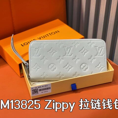 【原单精品】M13825浅灰色全皮压花 单拉链钱包 zippy 拉链钱包