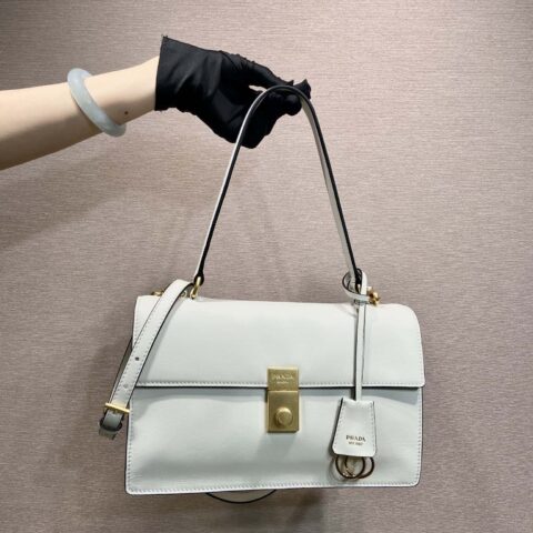 PRADA🎉新品走秀款🎉1BN023小牛皮🎉🎉白色