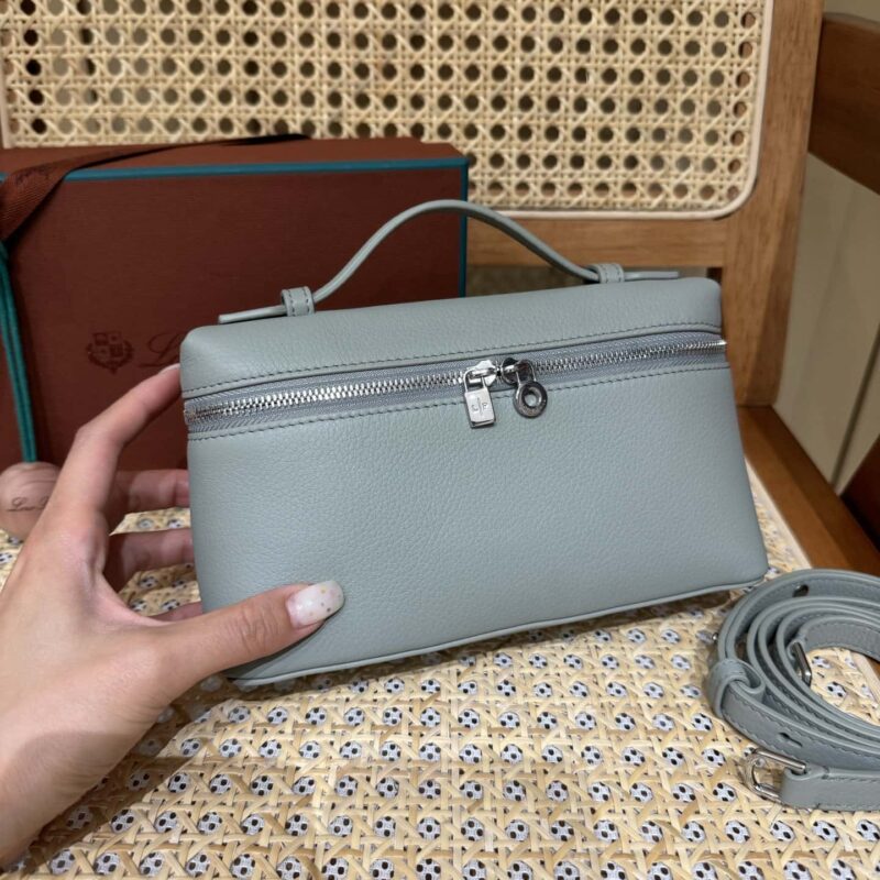Loro Piana 二代Extra Pocket L19手拿包 FAN4046桉树色银扣