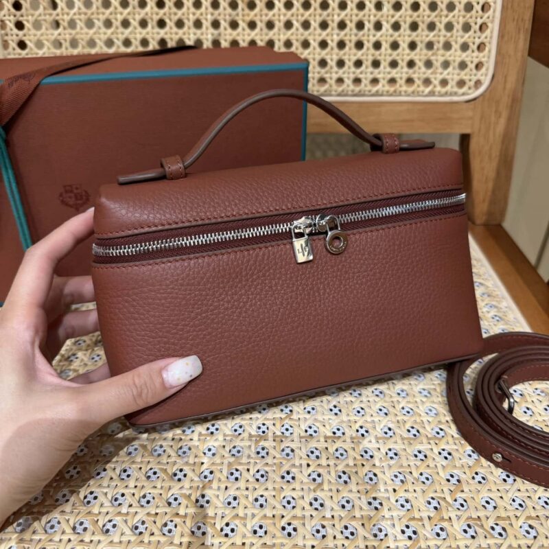 Loro Piana 二代Extra Pocket L19手拿包 FAN4046砖红色银扣