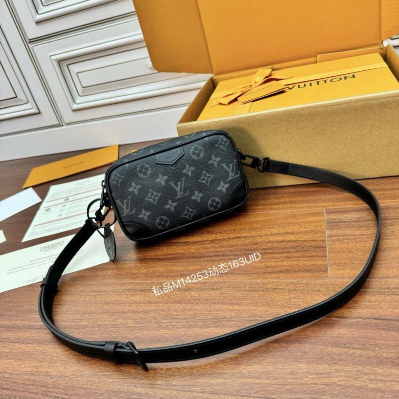 LV M14253 Trocadéro Wearable Wallet