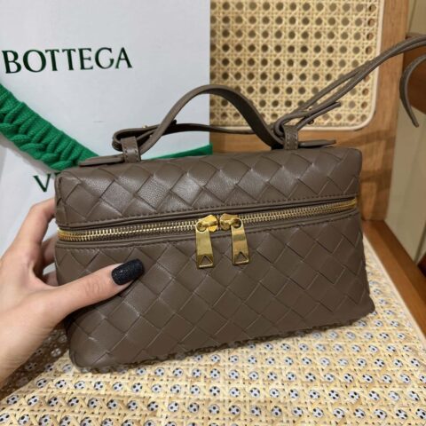 BV Bang Bang Vanity 789109松果棕