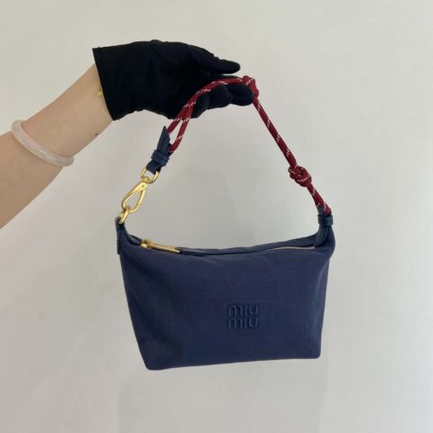 MIUMIU🎉新品🎉5NE841饭盒包🎉🎉蓝色