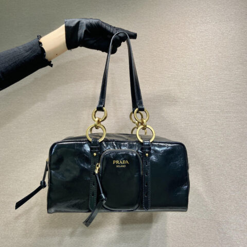 PRADA 新品油腊皮 1BB138大号