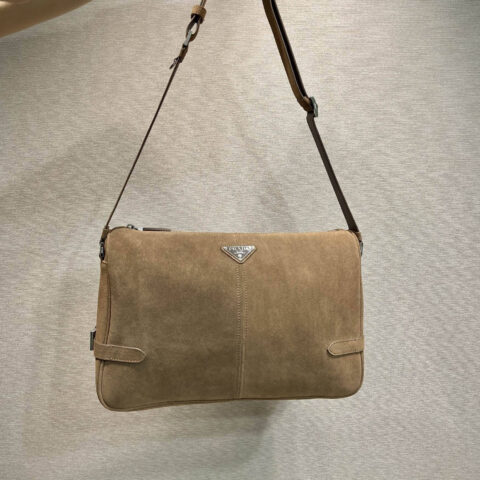 PRADA 新品邮差包2VH187䴟皮