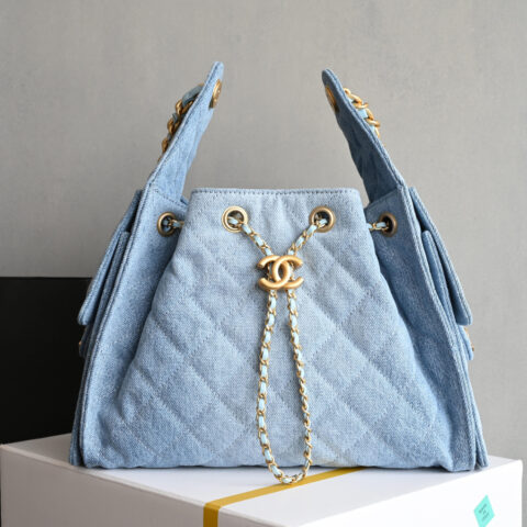 CHANEL 𝟐𝟓𝐁𝐚𝐠嬉皮𝗁𝗈𝖻𝗈小号 牛仔蓝 AS5293