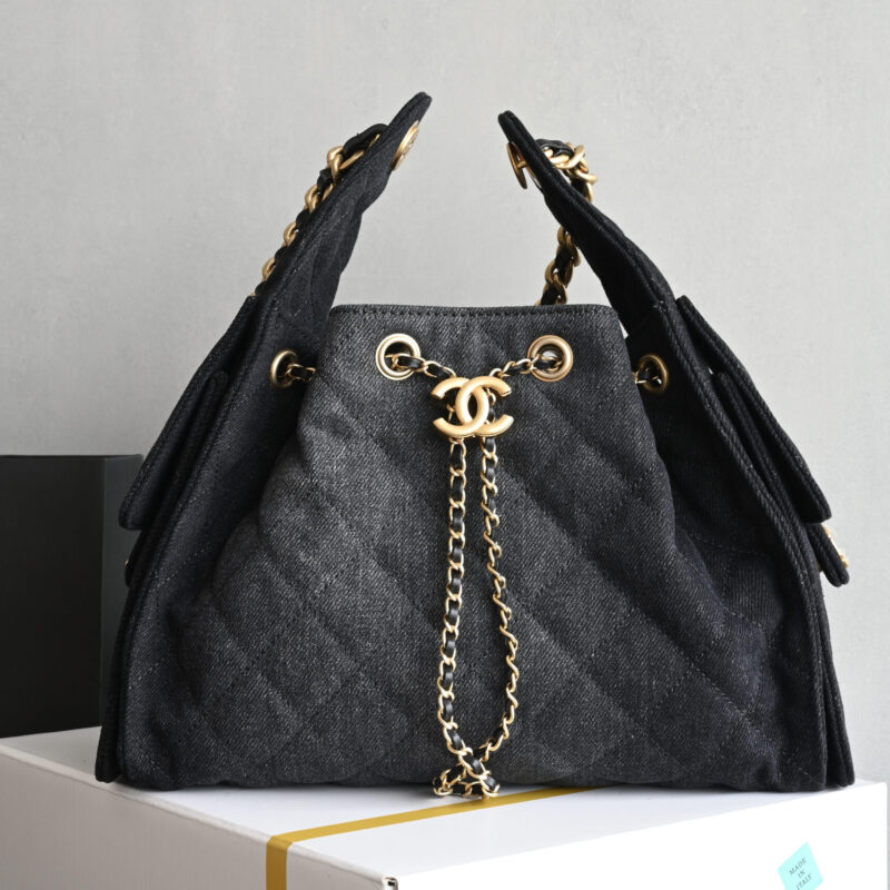 CHANEL 𝟐𝟓𝐁𝐚𝐠嬉皮𝗁𝗈𝖻𝗈小号 黑牛仔 AS5293