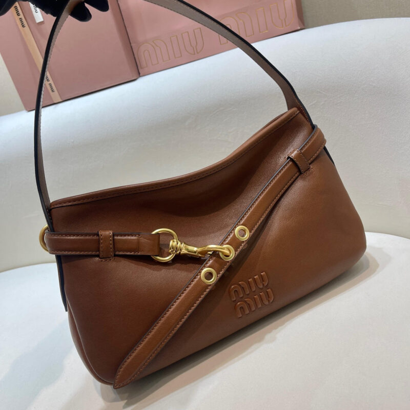 MIUMIU 新款5BC182小号 焦糖色