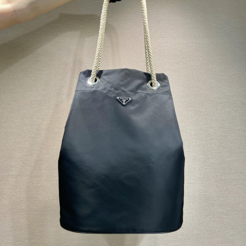 PRADA 男款水桶包2VG133走秀款 黑色
