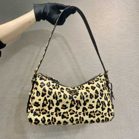 PRADA 新款Aimee腋下包 1BC229豹纹