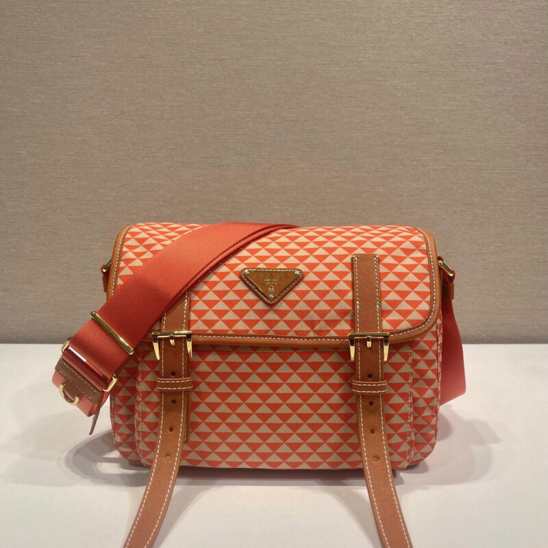 PRADA 新款Symbole1BD383邮差包 橘色