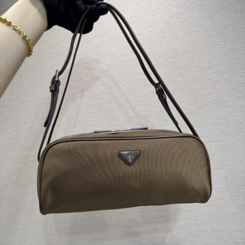 PRADA 新款保龄球1BC249棕色