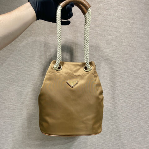 prada 新款水桶包1BE082走秀款 棕色