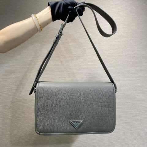 PRADA🎉新款邮差包🎉2VD075🎉🎉灰色