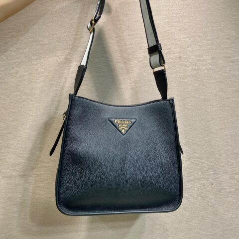 PRADA👏新款织物斜跨包👏1BC073-1/大号tote包 黑色